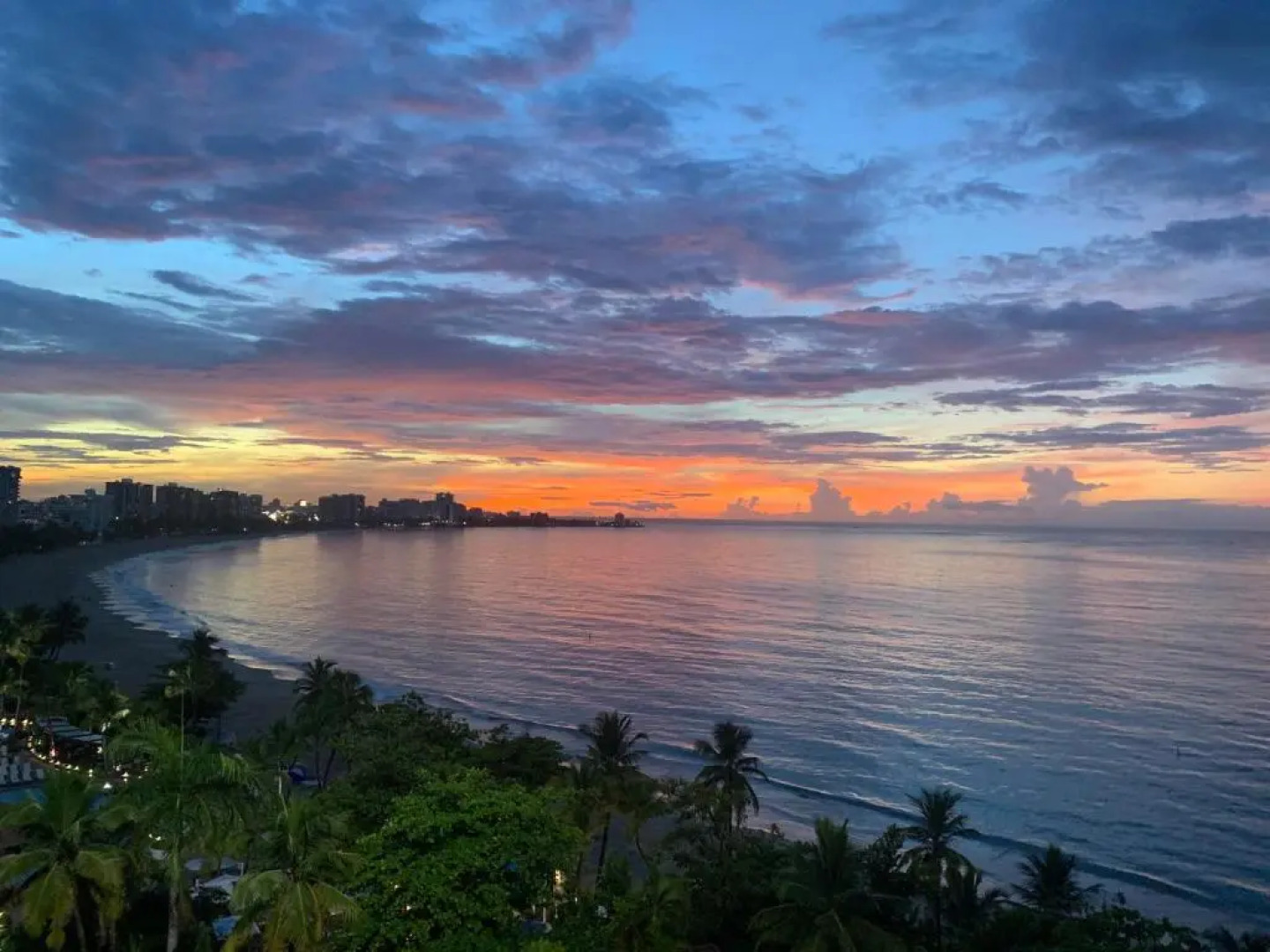 ESJ Towers Máre St Clair by Chana