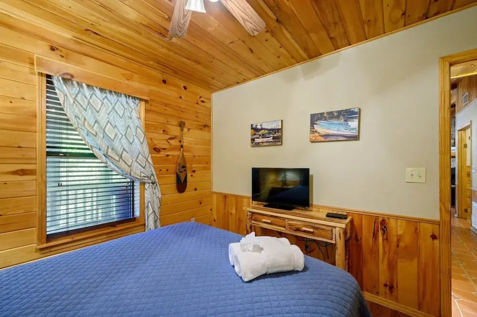 Cast Away Family Cabin with Hot Tub, Fireplace, and Kids Area by RedAwning