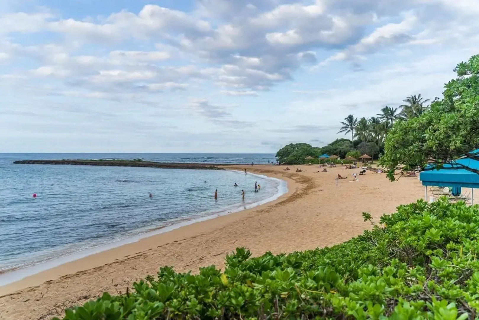 Rare 2 Bedroom + Loft Townhouse on the North Shore