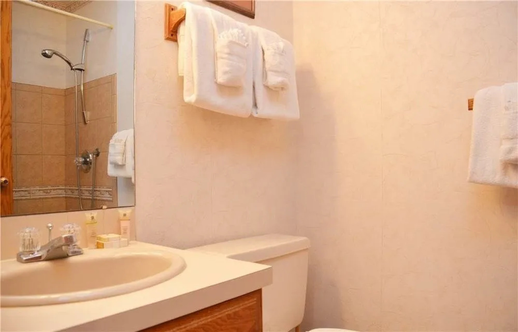 Cimarron Unit 402 by RedAwning