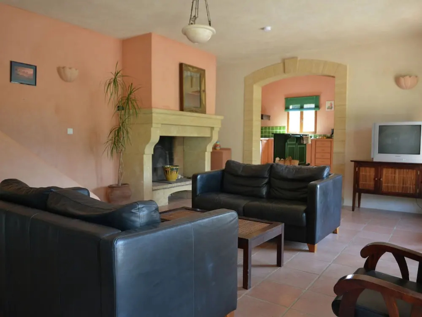 Beautiful Villa in Flaux With Swimming Pool