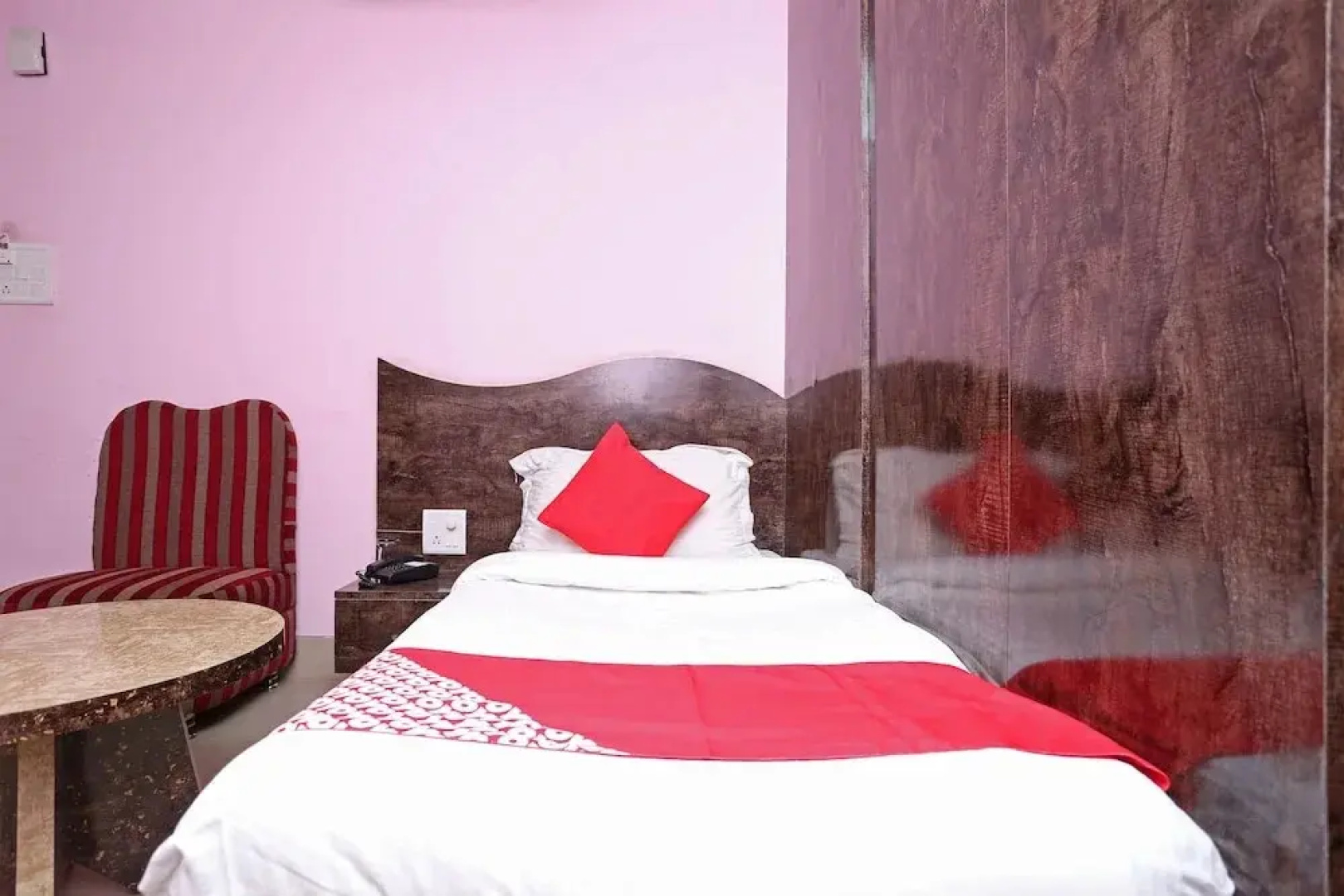 Hotel Benjamin by OYO Rooms