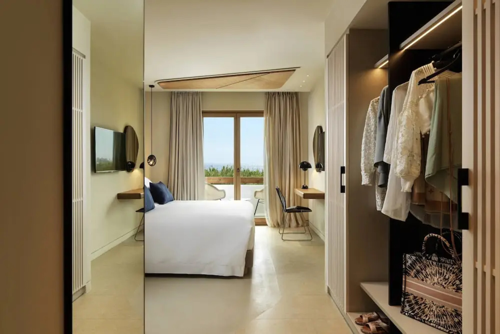 Aegon Mykonos, Autograph Collection