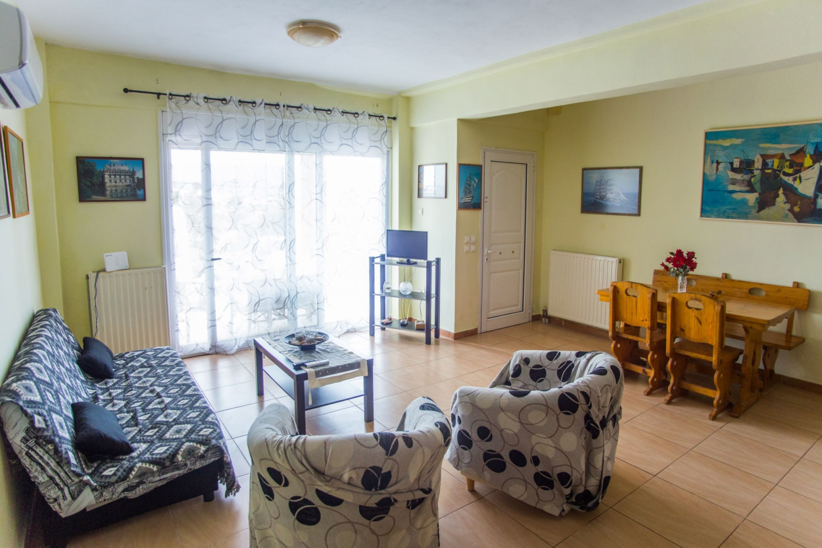 D2-George Apartments by the Sea and Airport