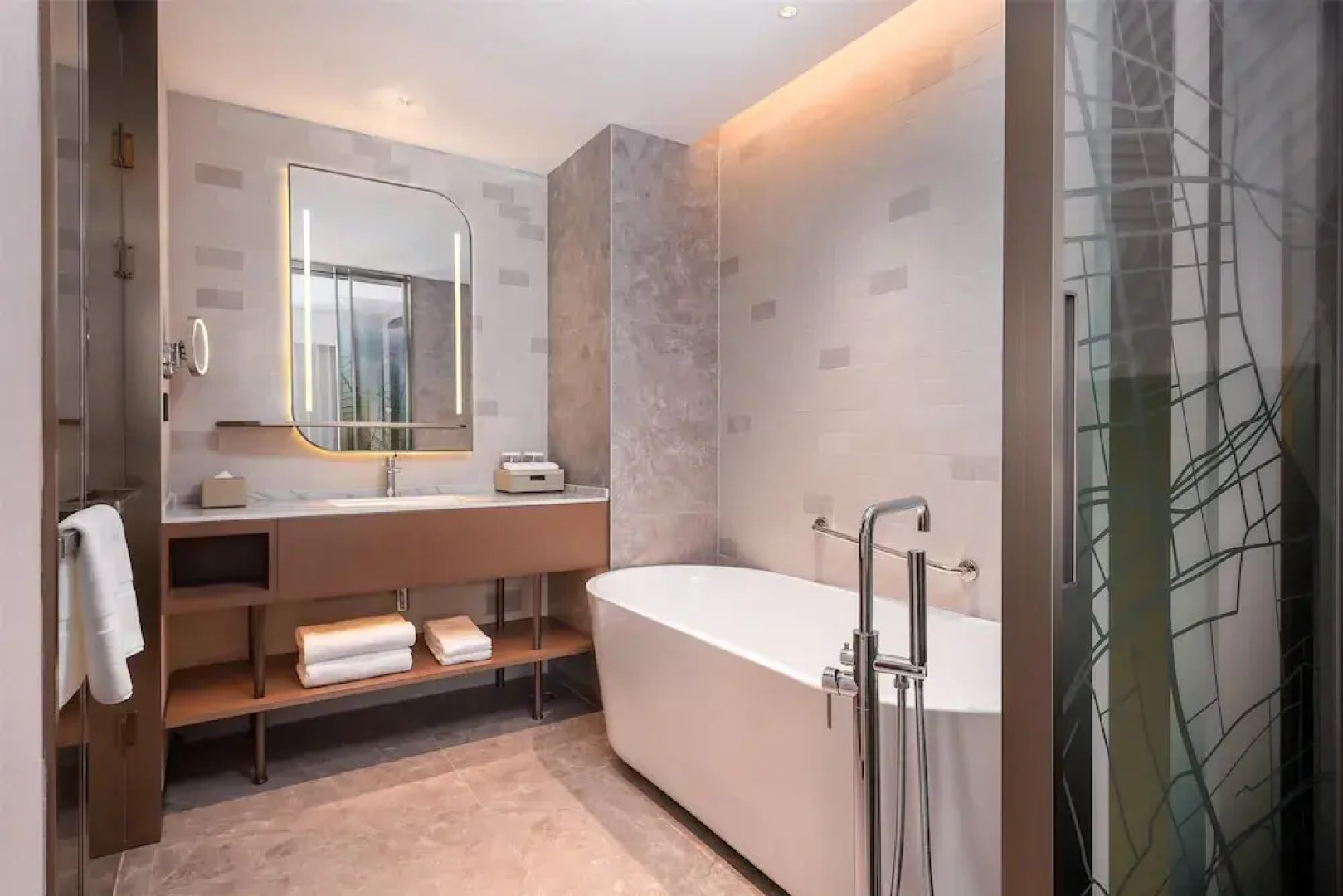 Hilton Garden Inn Xinyang East Railway Station