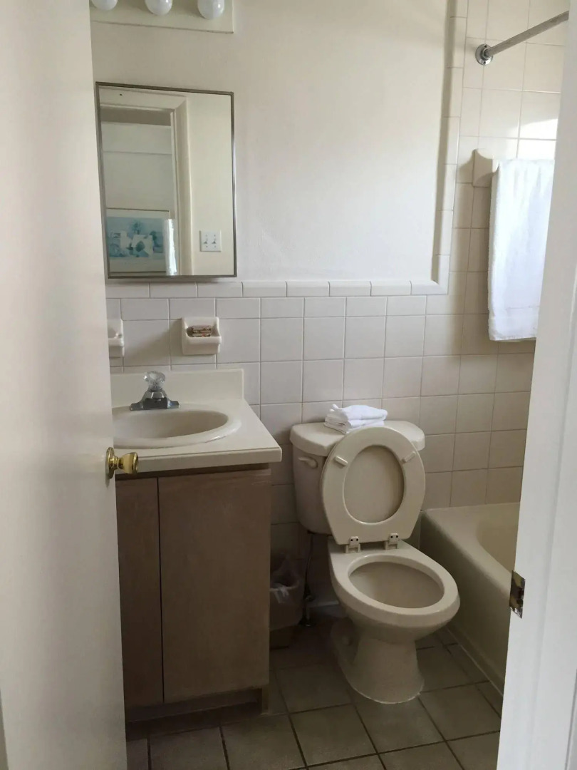 Fish Tales Boardwalk Inn