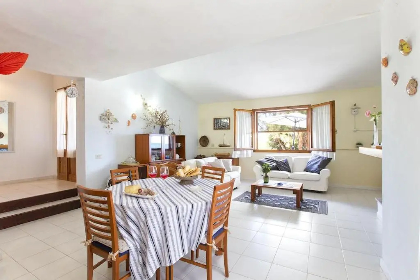 Villa sulla riva della marina di Sorso 3 camere veranda sul mare giardino