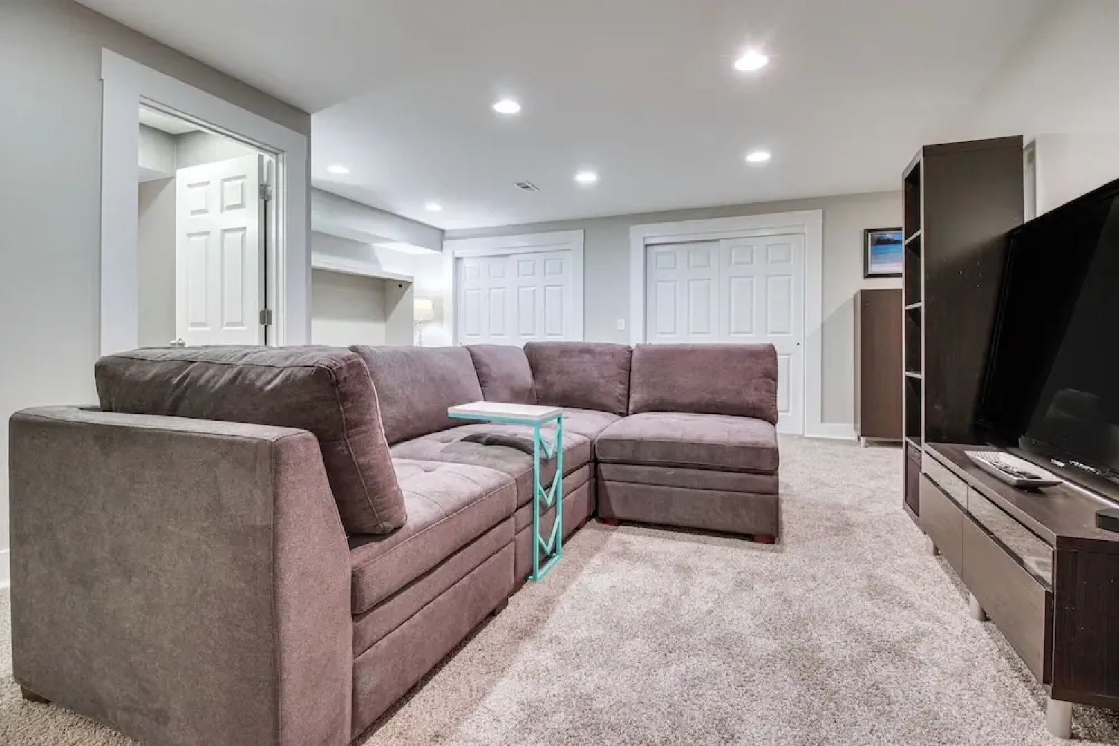 Vibrant Downtown Cincinnati Townhome w/ Sauna!