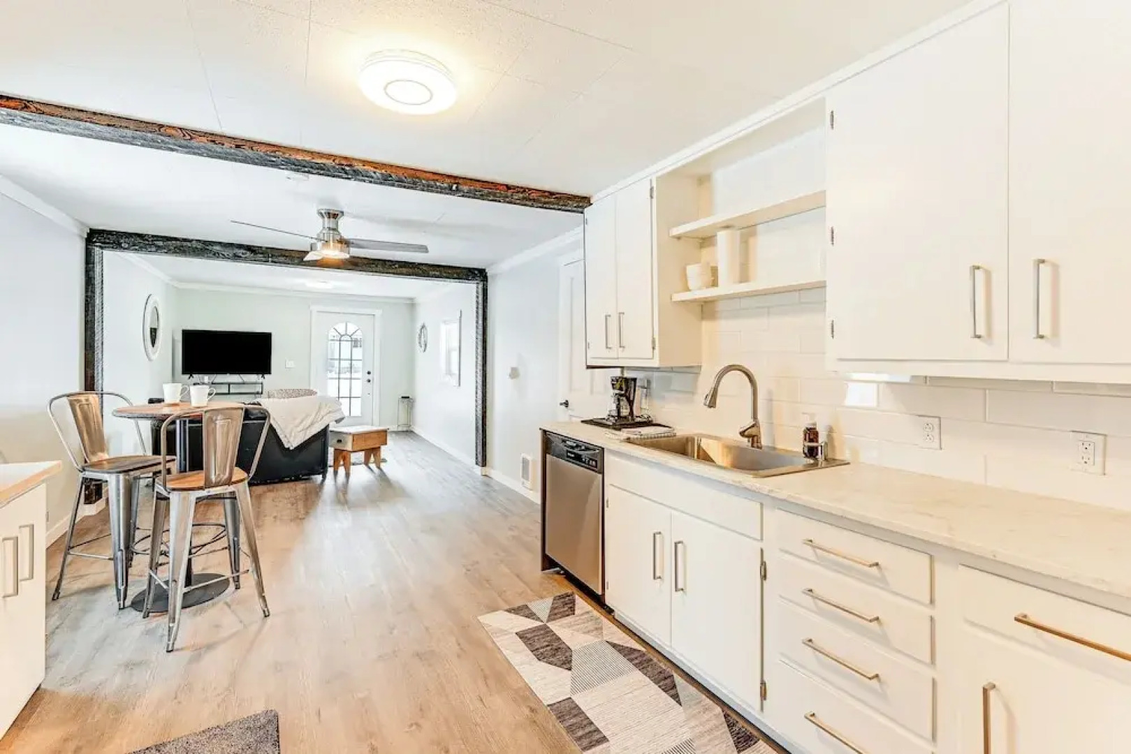 1 Mi to Main Street Polson: Updated Home w/ Deck!