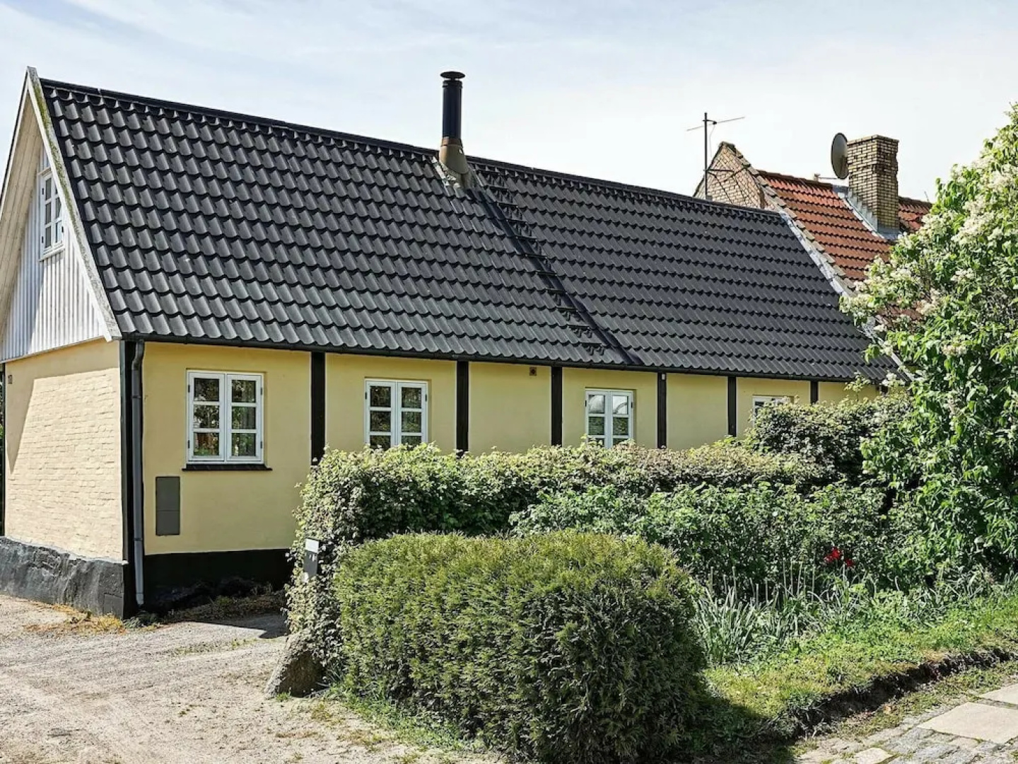 Rustic Holiday Home in Aakirkeby on Natural Plot