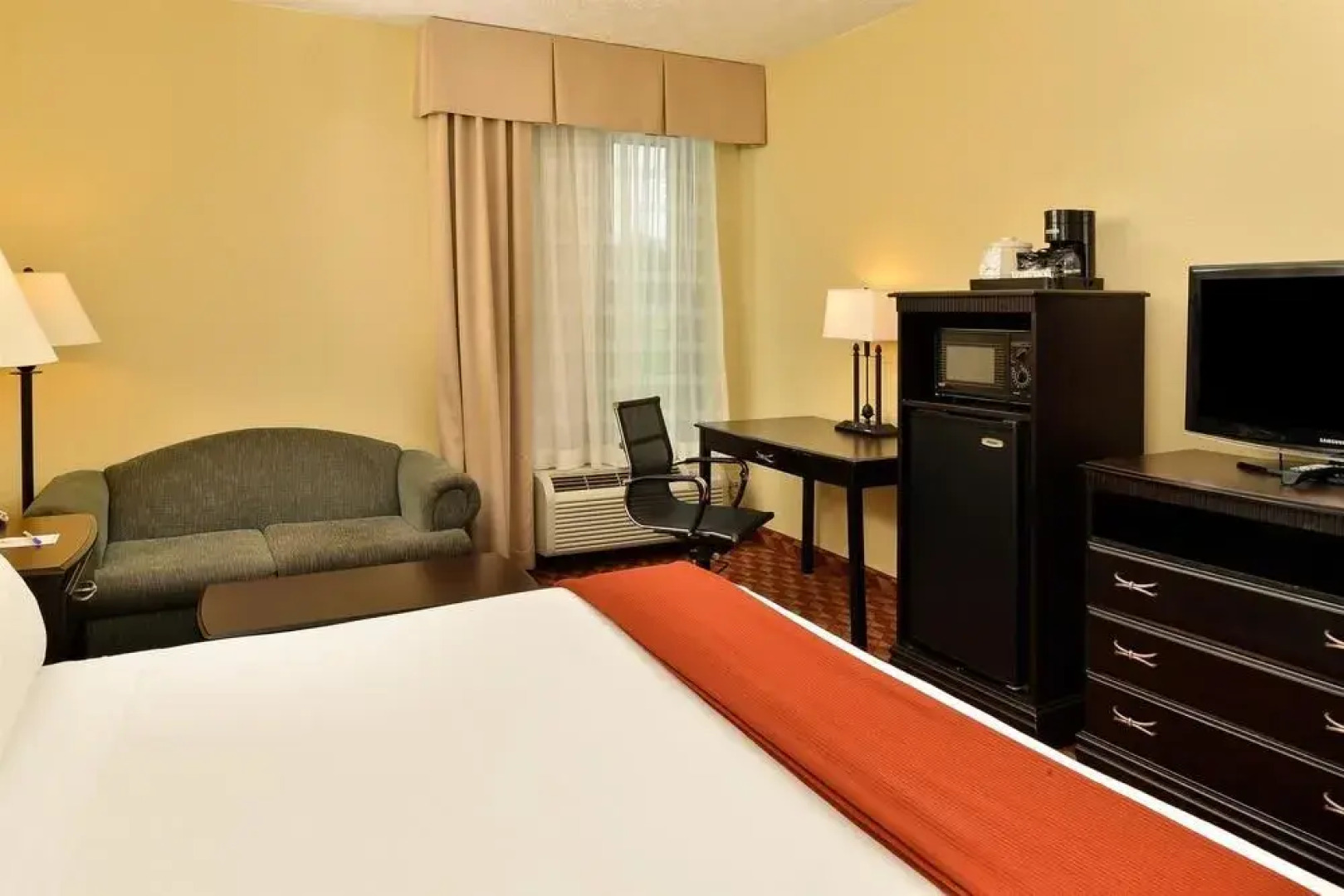 Holiday Inn Express West Point