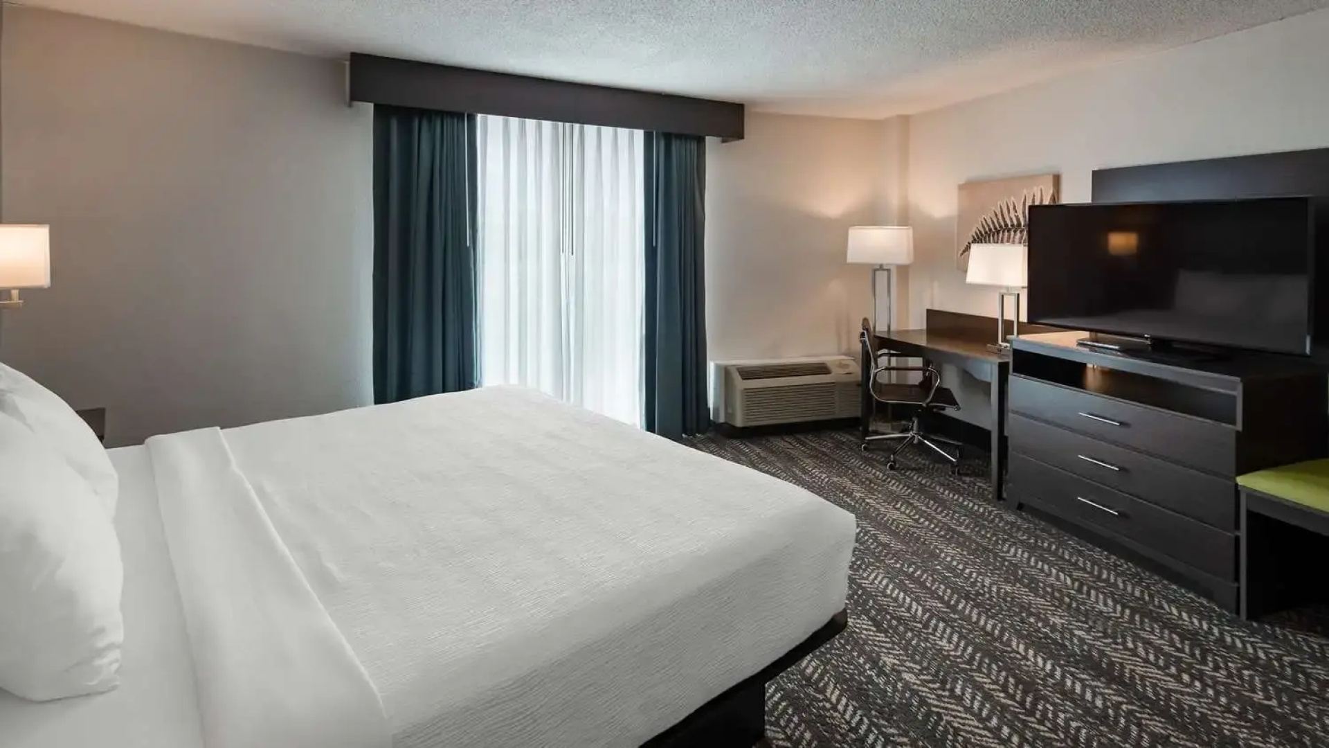 Plaza Hotel and Suites