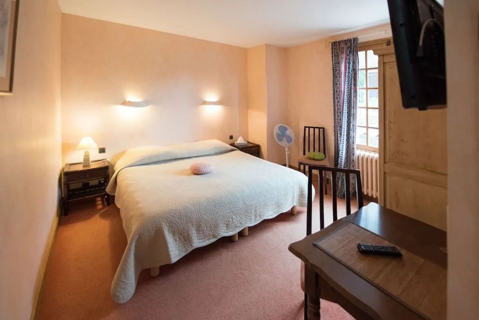 Logis Hôtel Domaine les Falaises