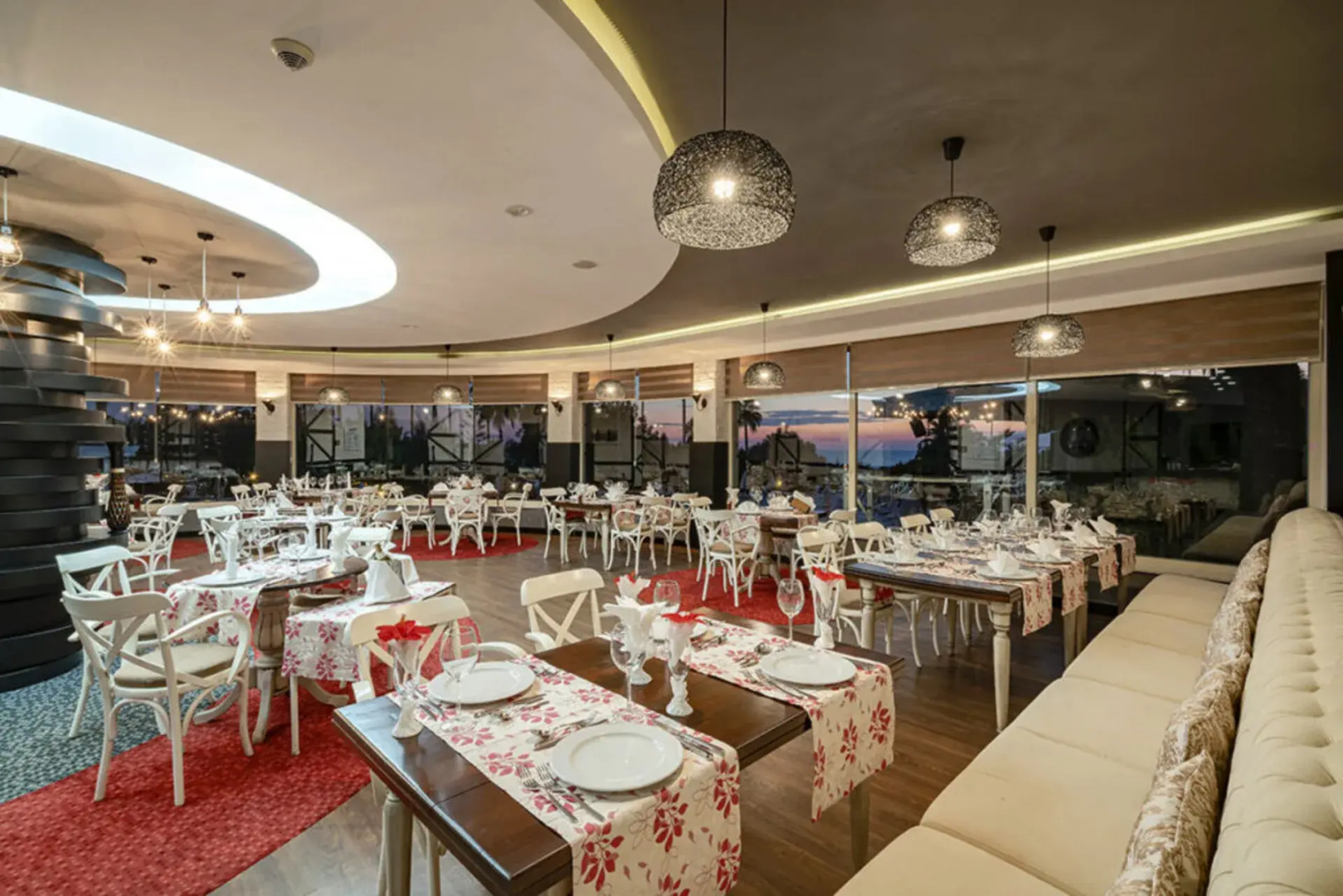 İz Flower Side Beach Hotel