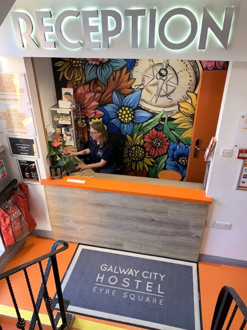 Galway City Hostel & Bar