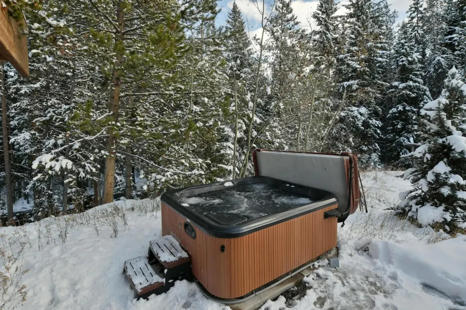 Modern River Front Luxury Chalet by Winter Park Escapes