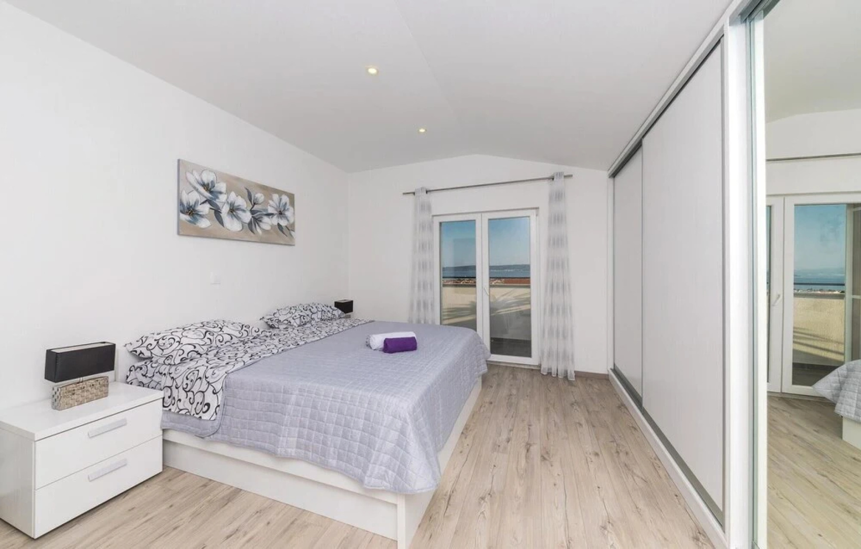 Beautiful Apartment in Kastel Stari With 4 Bedrooms, Wifi and Outdoor Swimming Pool