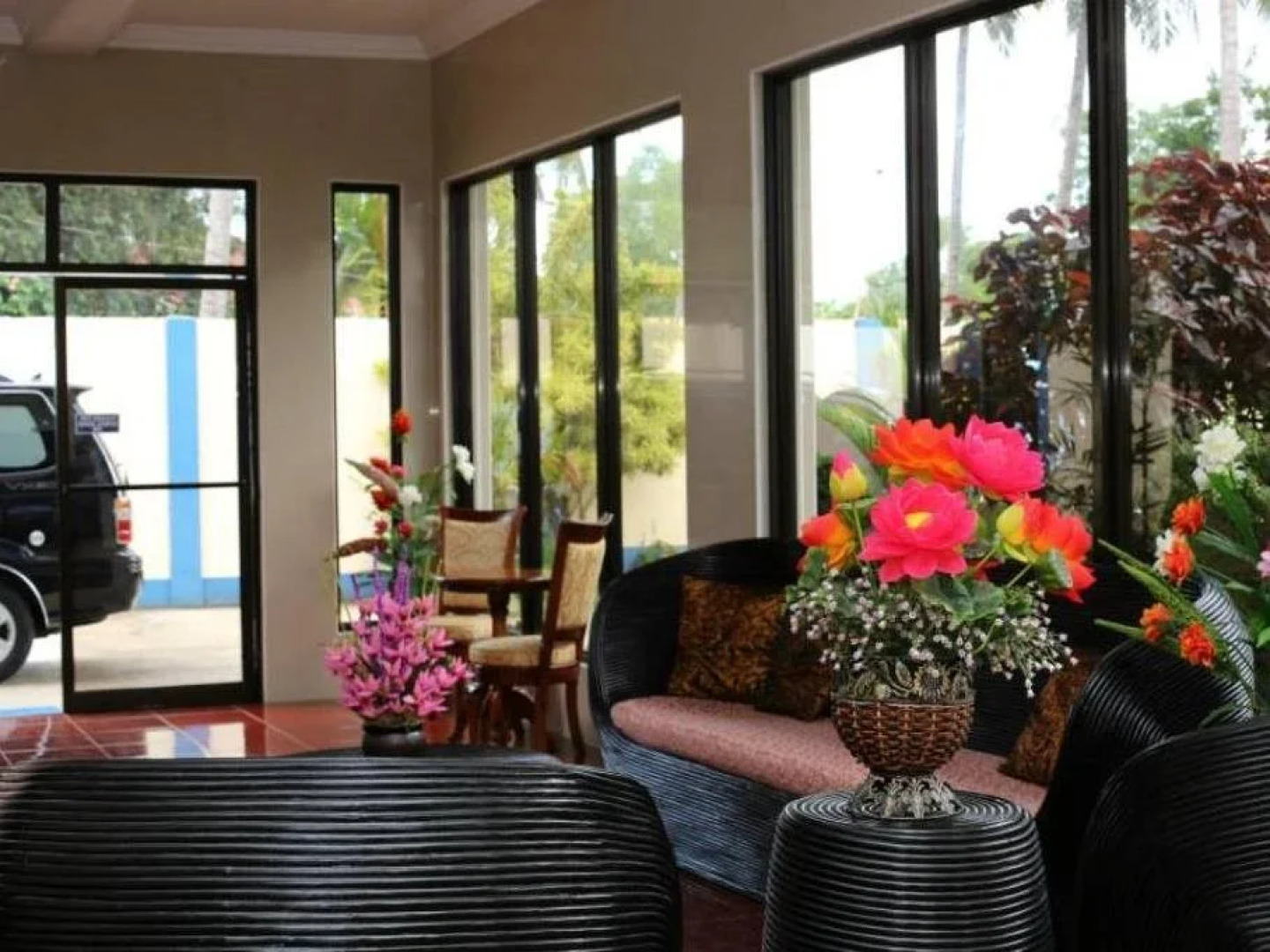 Ericflo Inn and Restaurant