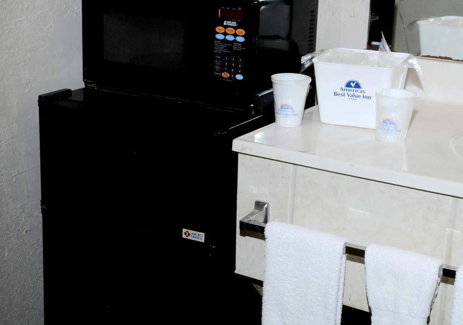 Economy Inn & Suites