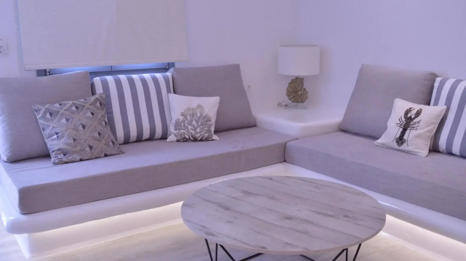 Iphimedeia Apartments & Suites