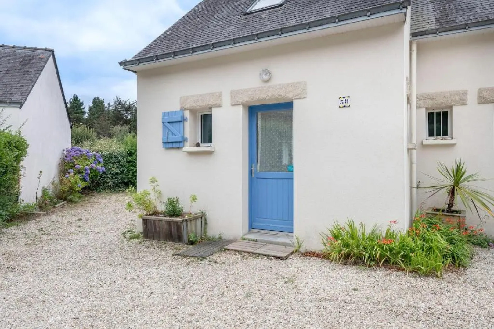 Maison familiale avec un grand jardin a Arzon