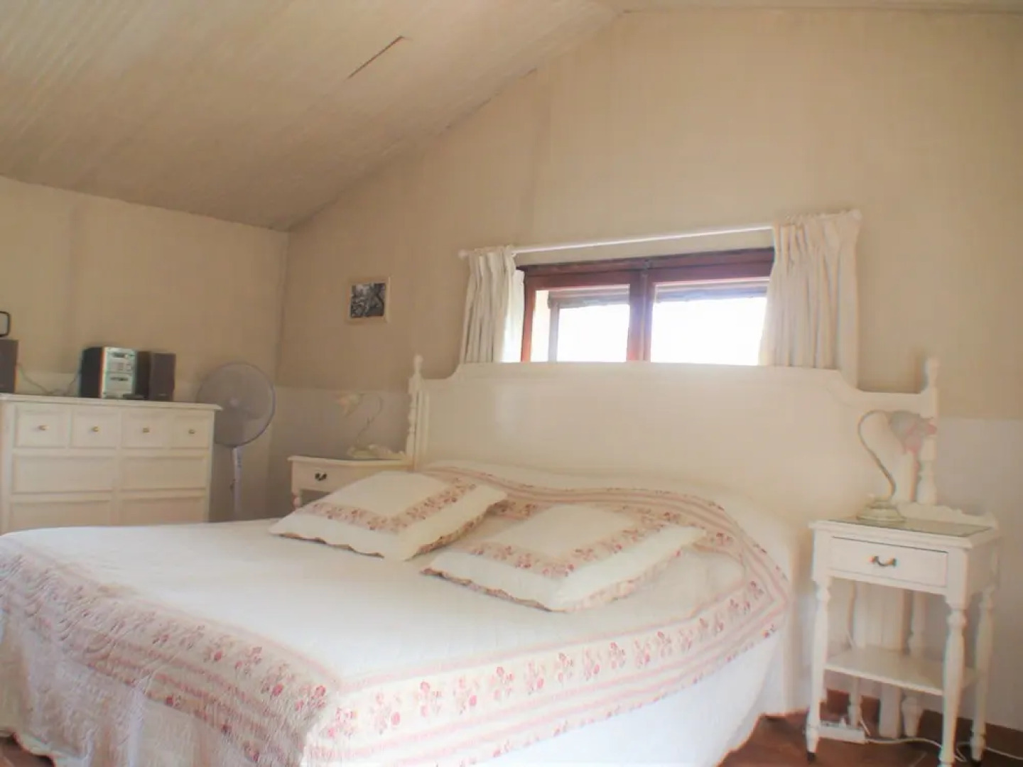 B&B With Charm - Quiet With Kitchen & sw Pool