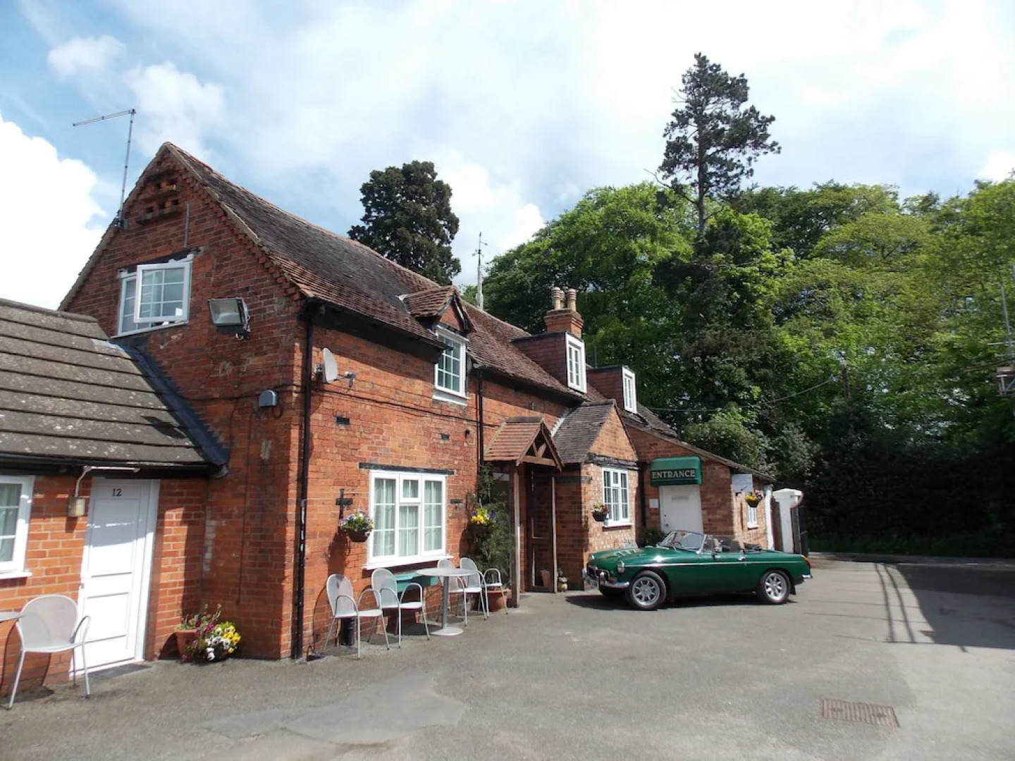 Haseley Coach House Motel