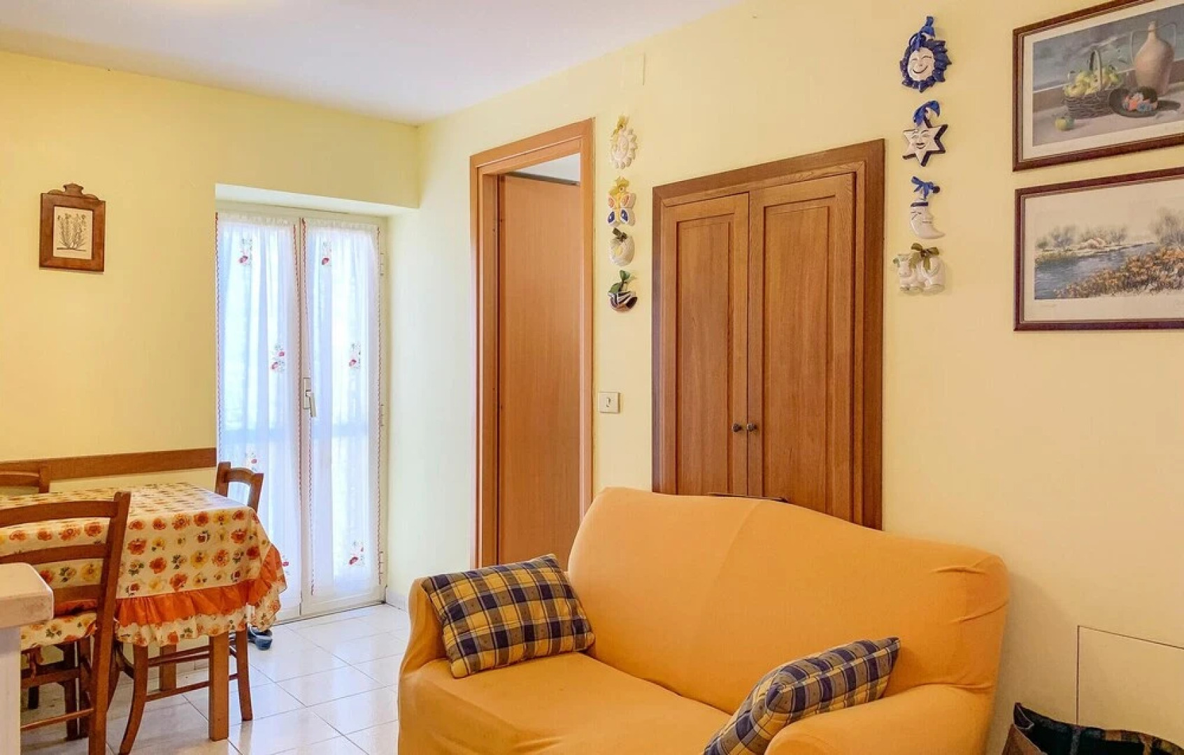 Awesome Apartment in Grotte di Castro With Wifi and 2 Bedrooms