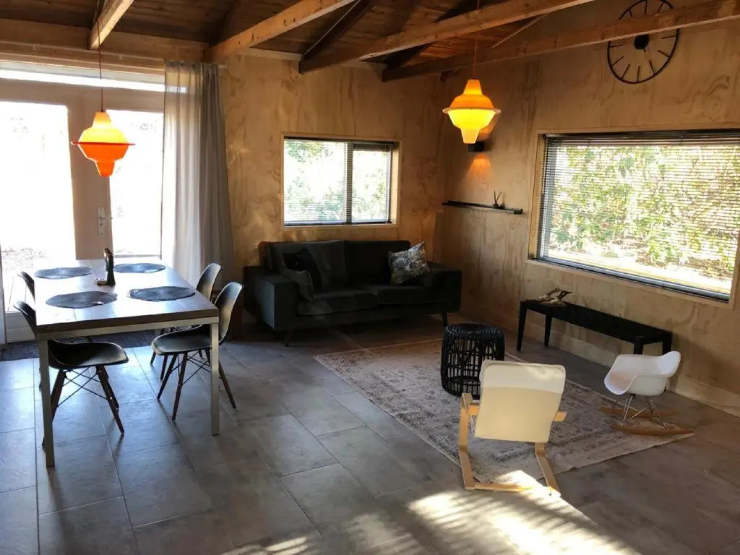 Stijlvolle bungalow nabij prachtige zwempoel