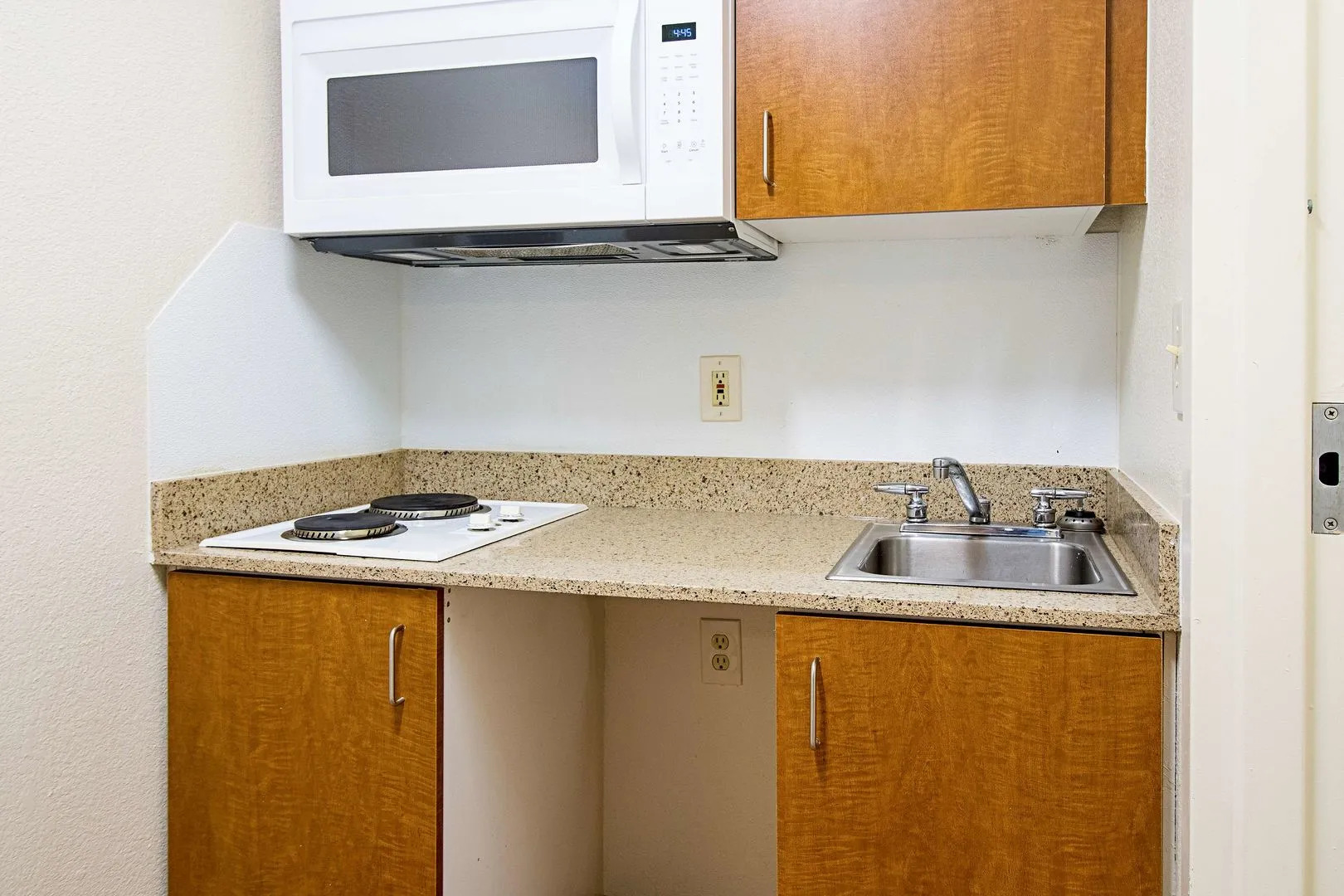 HomeTowne Studios By Red Roof Seattle - Kent/ Des Moines