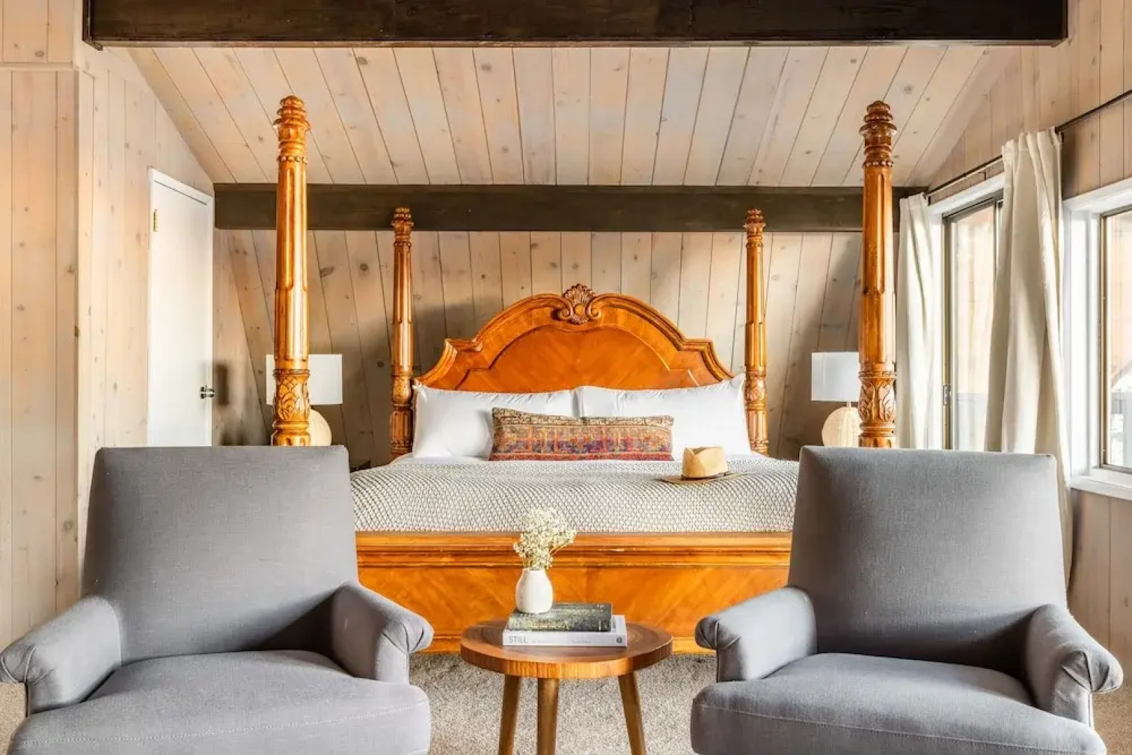 Treetop by AvantStay Rustic Secluded Cabin w Views in Summit Park