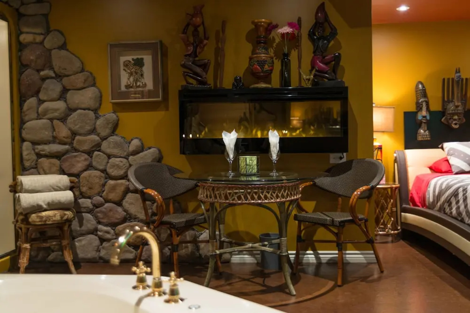 Mariaggi's Theme Suite Hotel & Spa