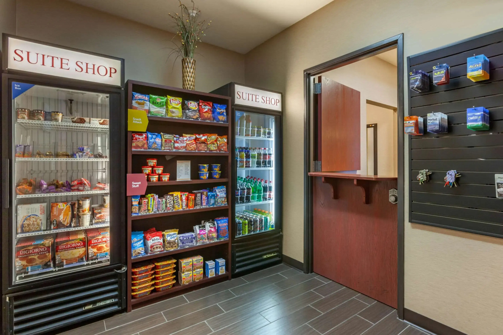 Comfort Suites Glendale - State Farm Stadium Area