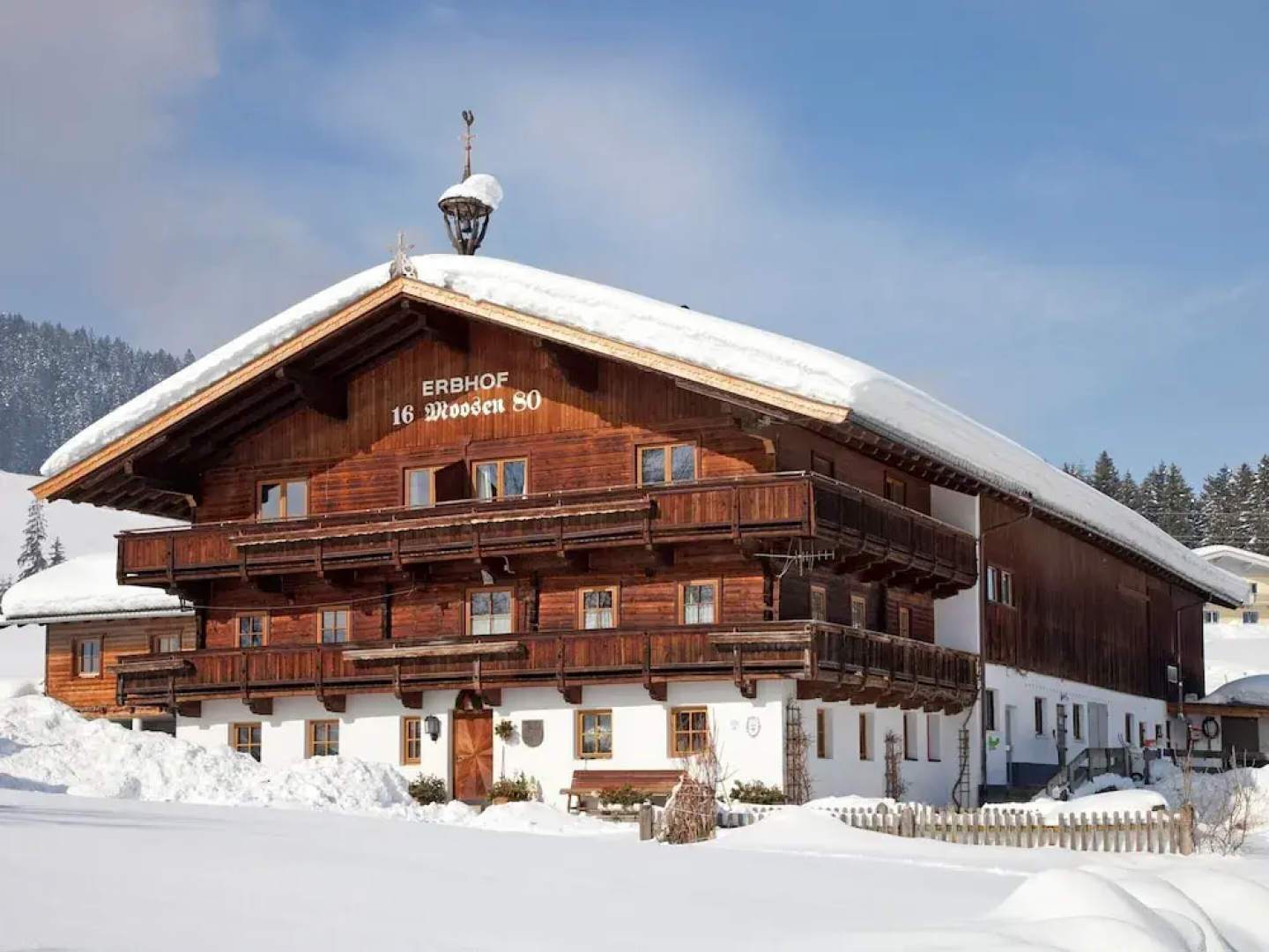 Wooden Apartment With Mountain View