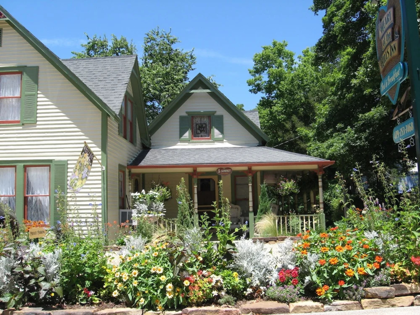 Heart of the HIlls Inn