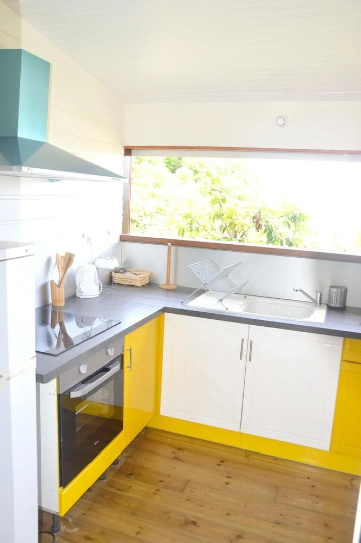 Bungalow With 2 Bedrooms in Bouillante, With Wonderful sea View, Furni