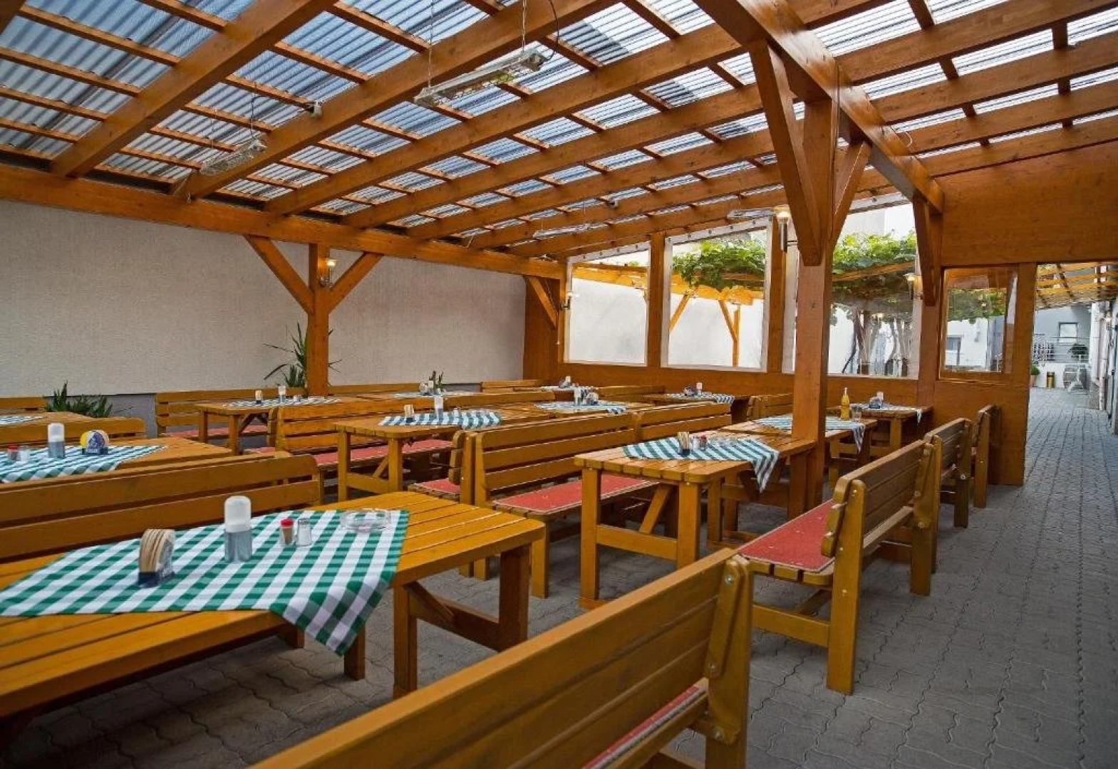 Apetloner - heurigerpensionboehm