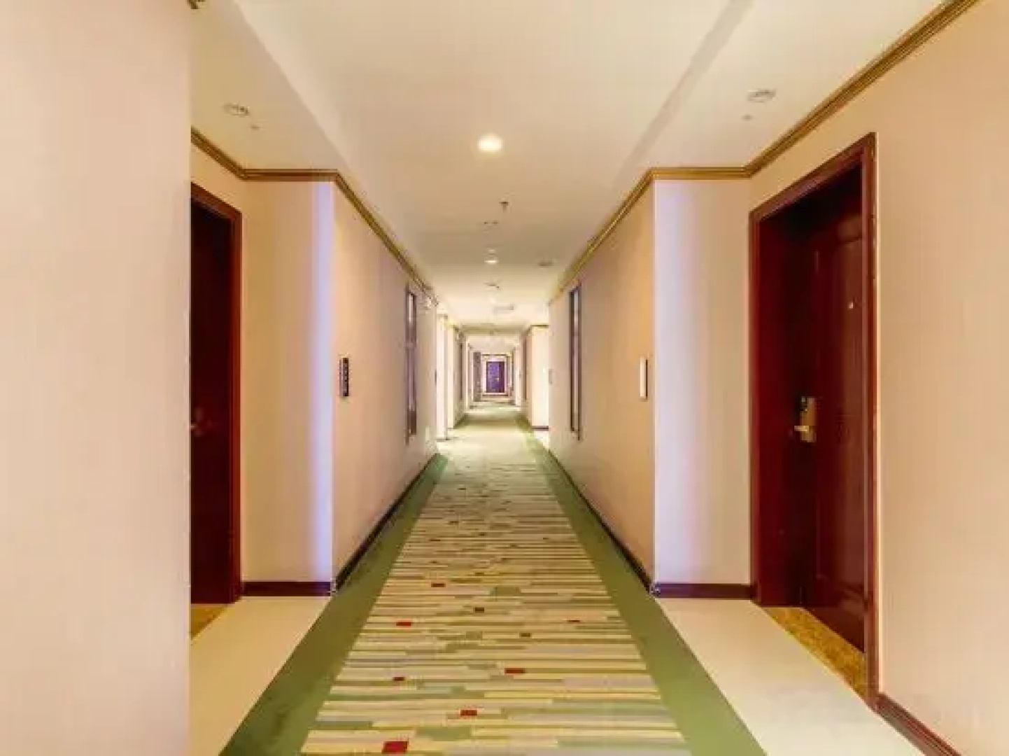 Tushi Hotel