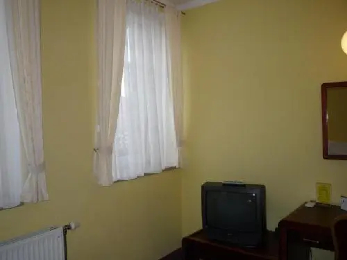 Kaloz Fregatt Panzio & Etterem