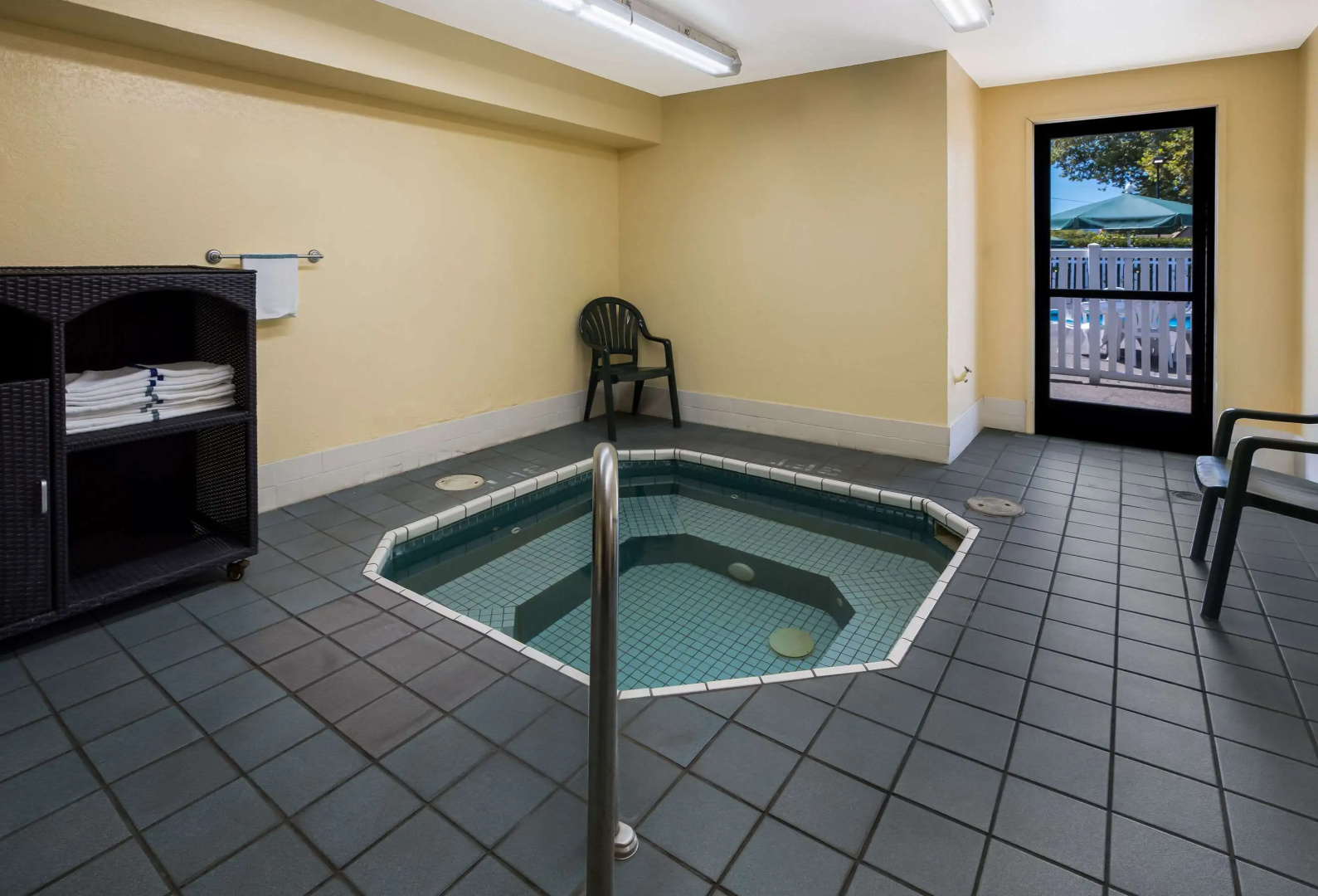 Quality Inn & Suites Medford Airport