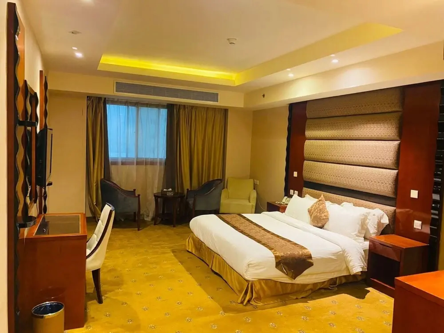 Sanam Hotel Suites