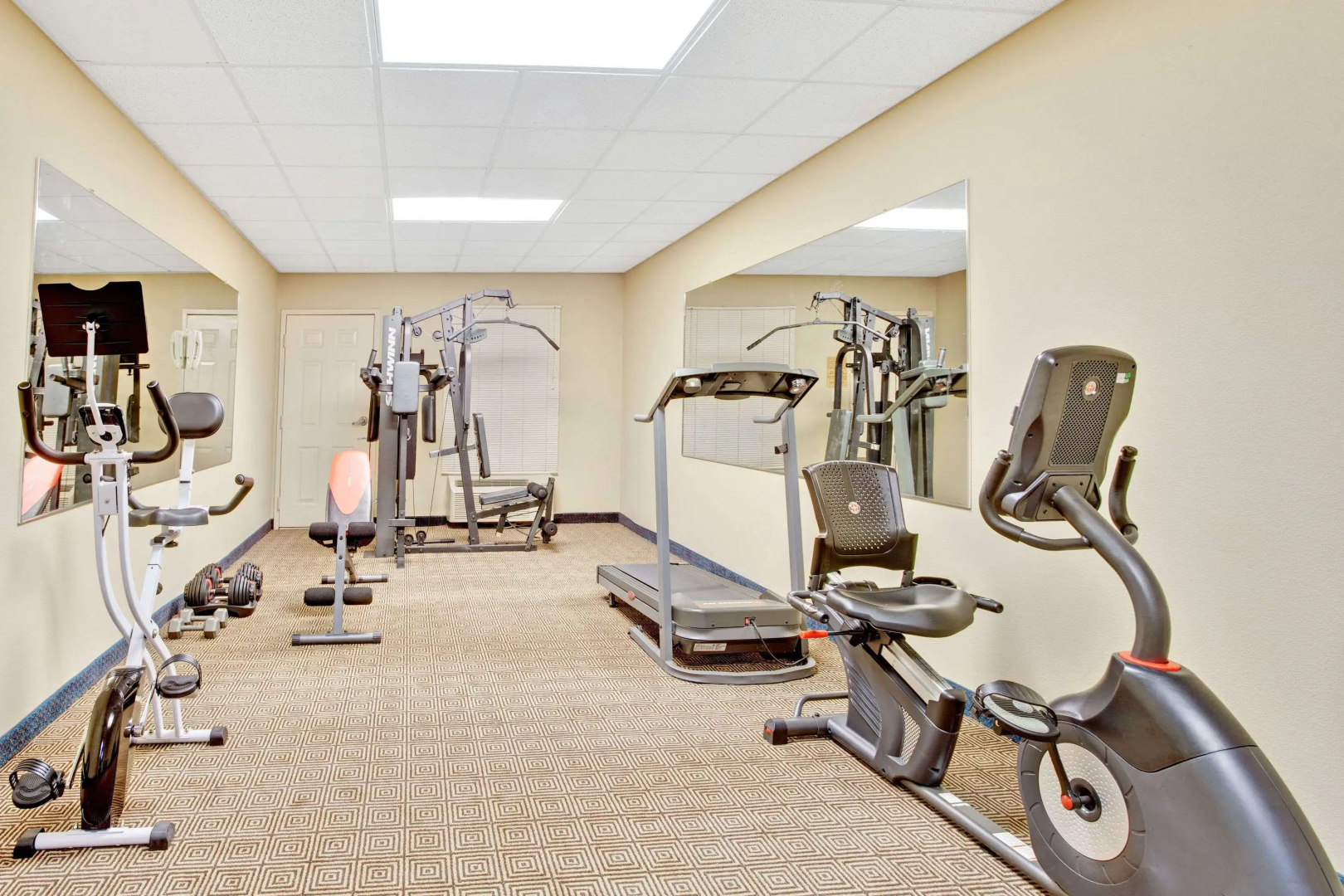 Days Inn & Suites by Wyndham Stockbridge South Atlanta