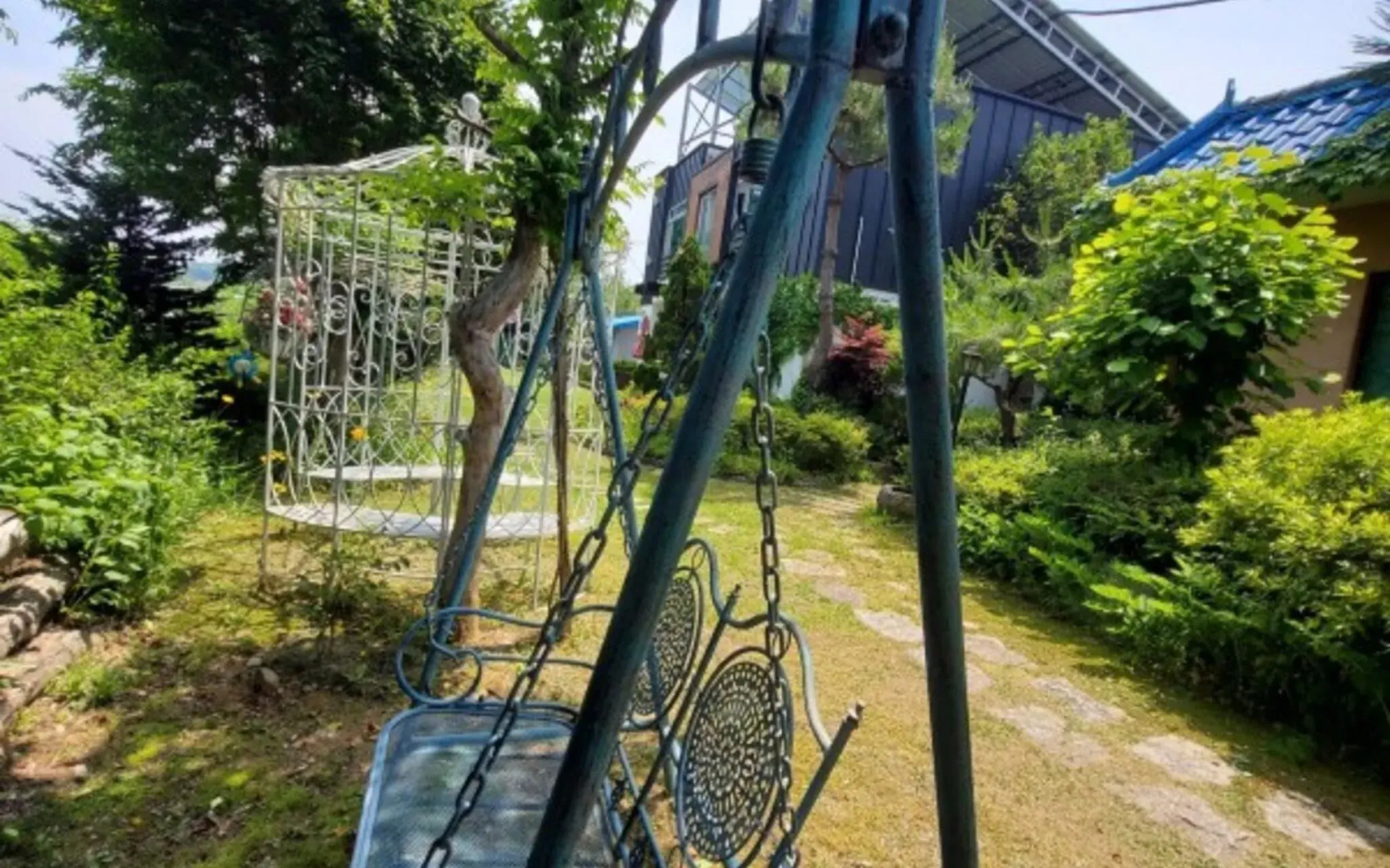 Yangpyeong Hayandohwaji Pension