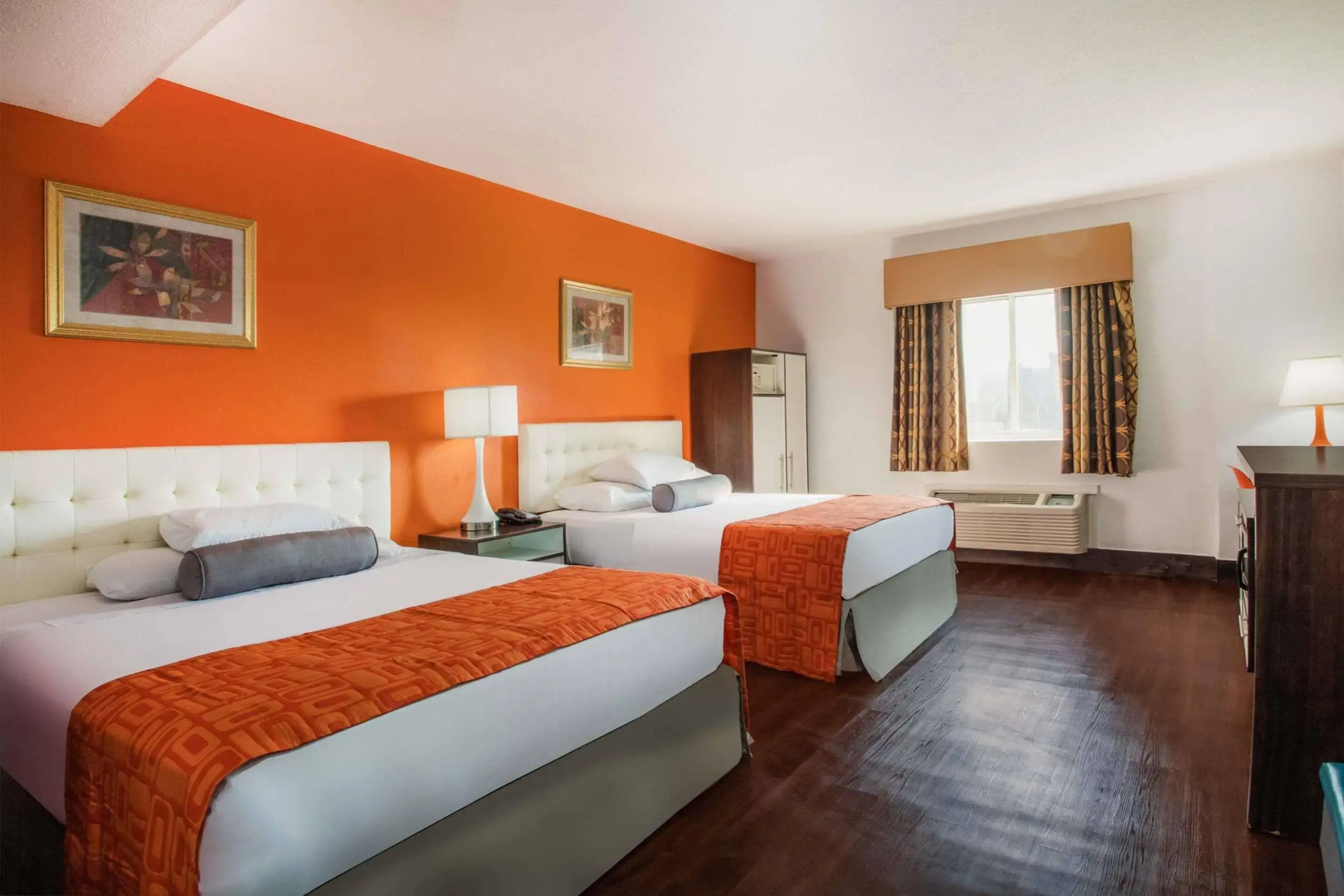 Howard Johnson Express Inn Bronx