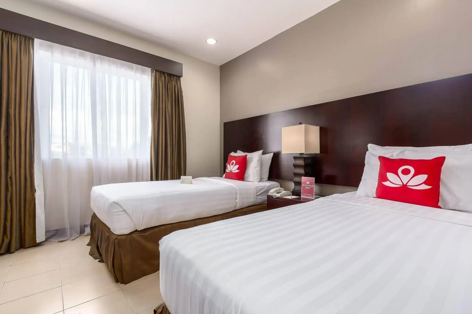 ZEN Rooms Cortes Street