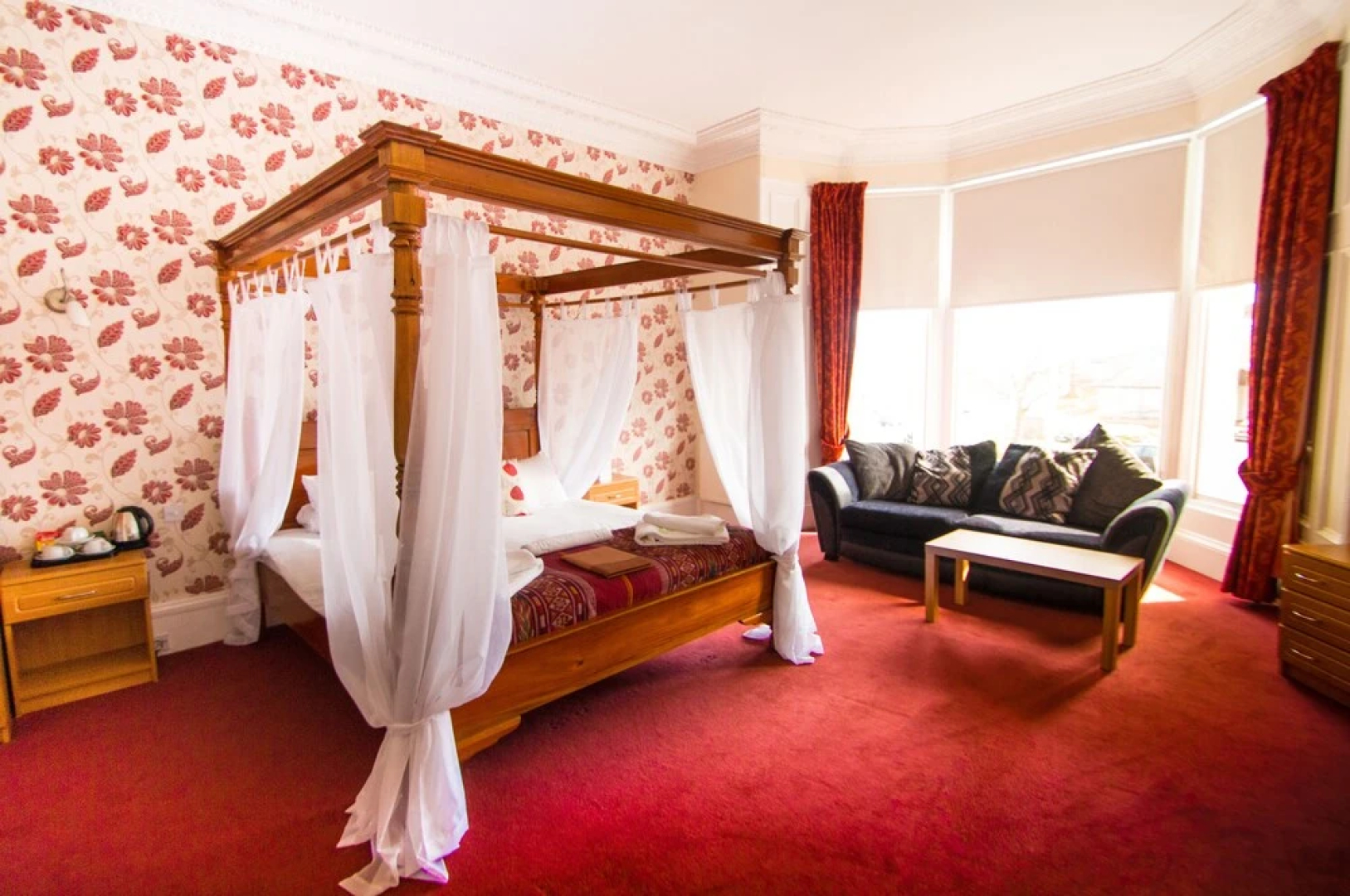 Royal Mackintosh Hotel