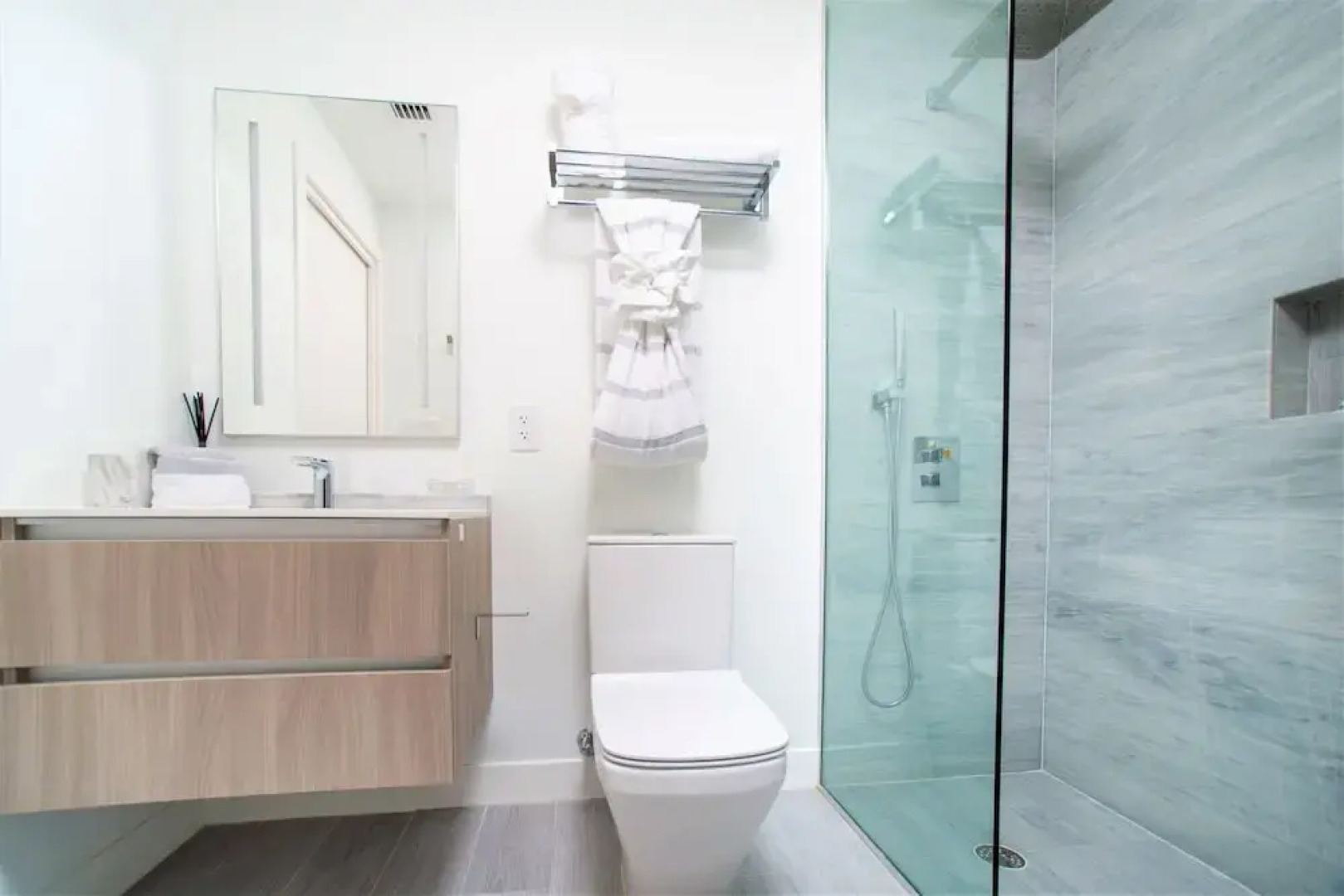 Cayman Luxury Rentals at The Grove