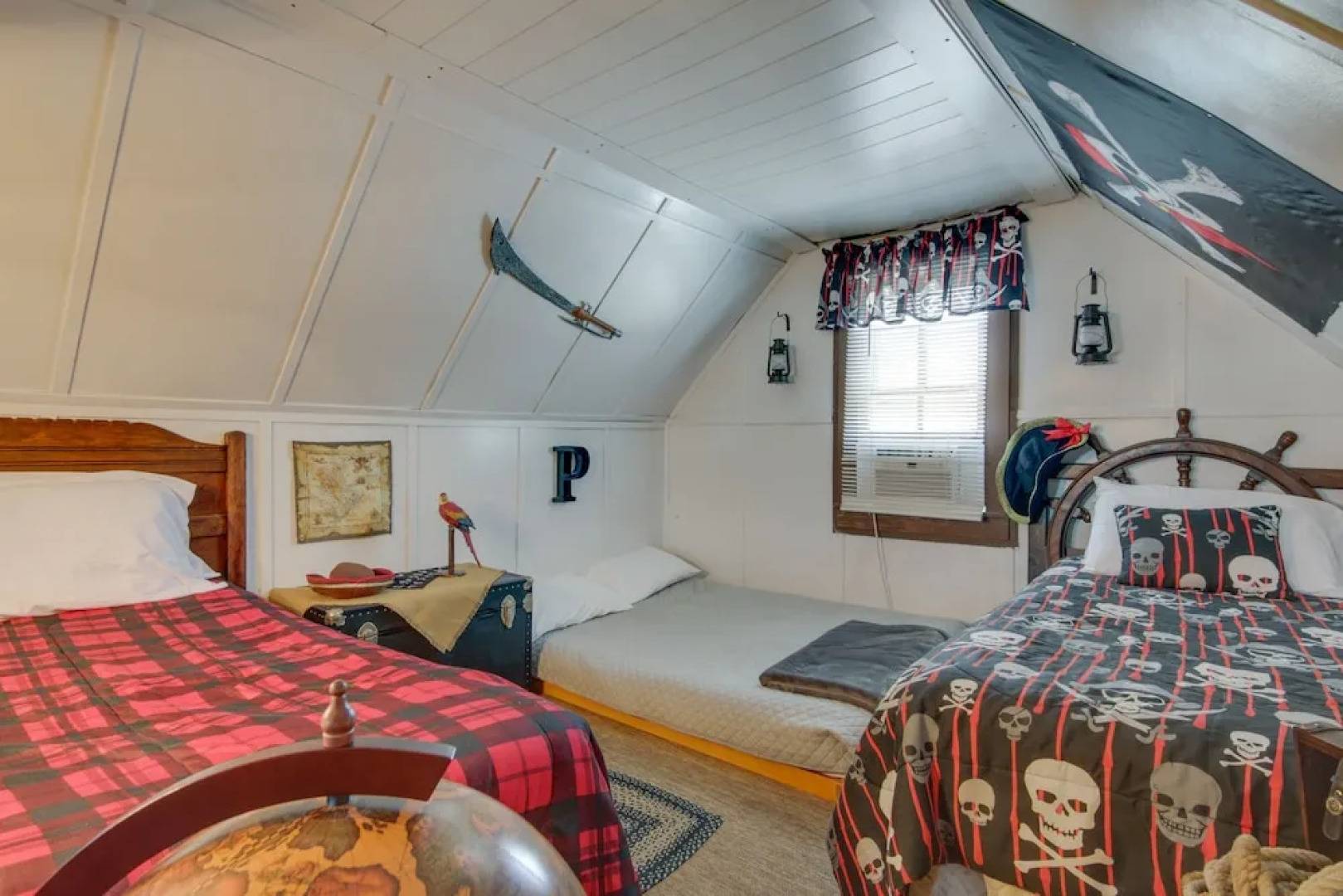 Chincoteague Home w/ Pool - Walkable Location!