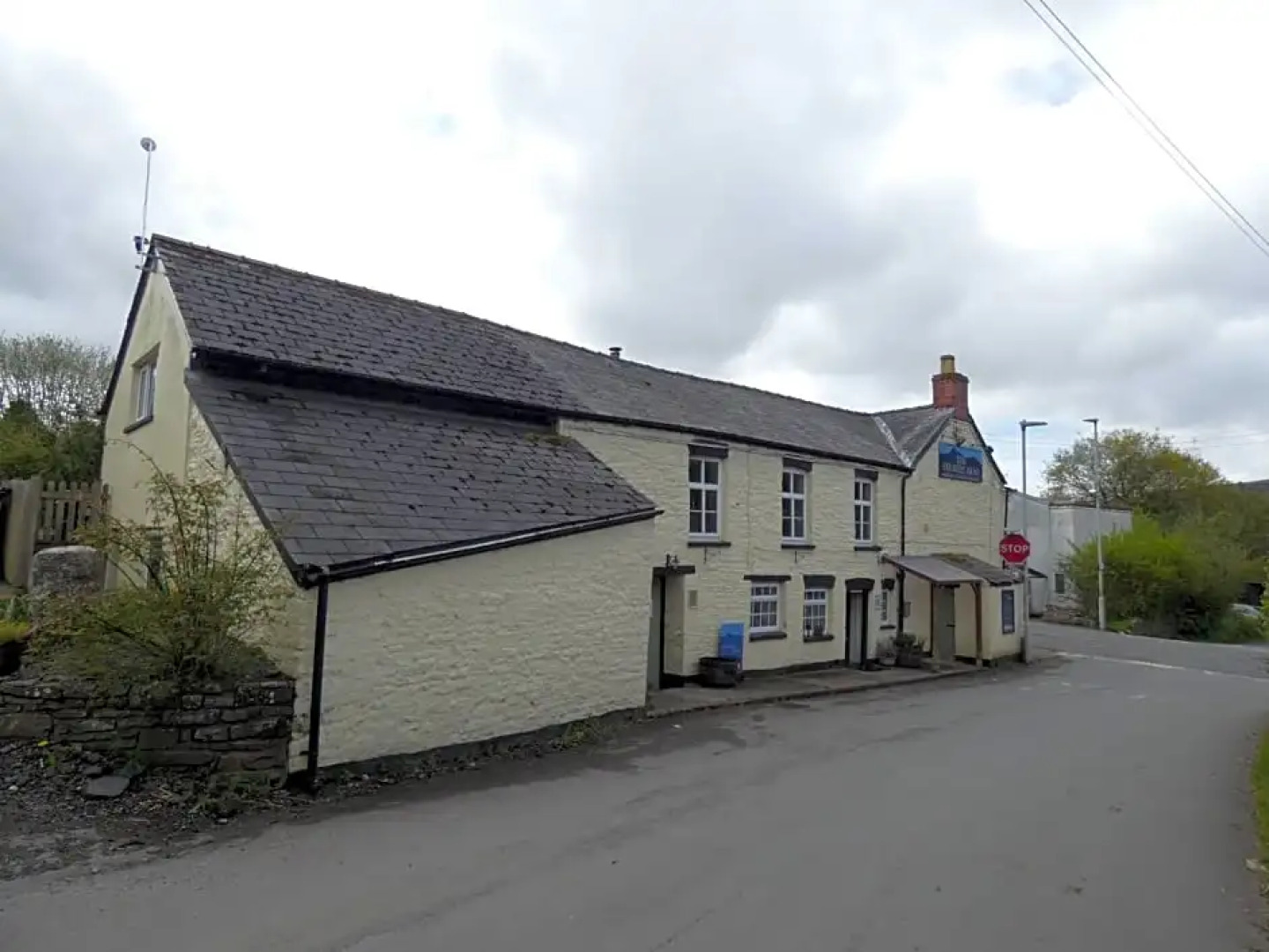 The Farmers Arms, Cwmdu