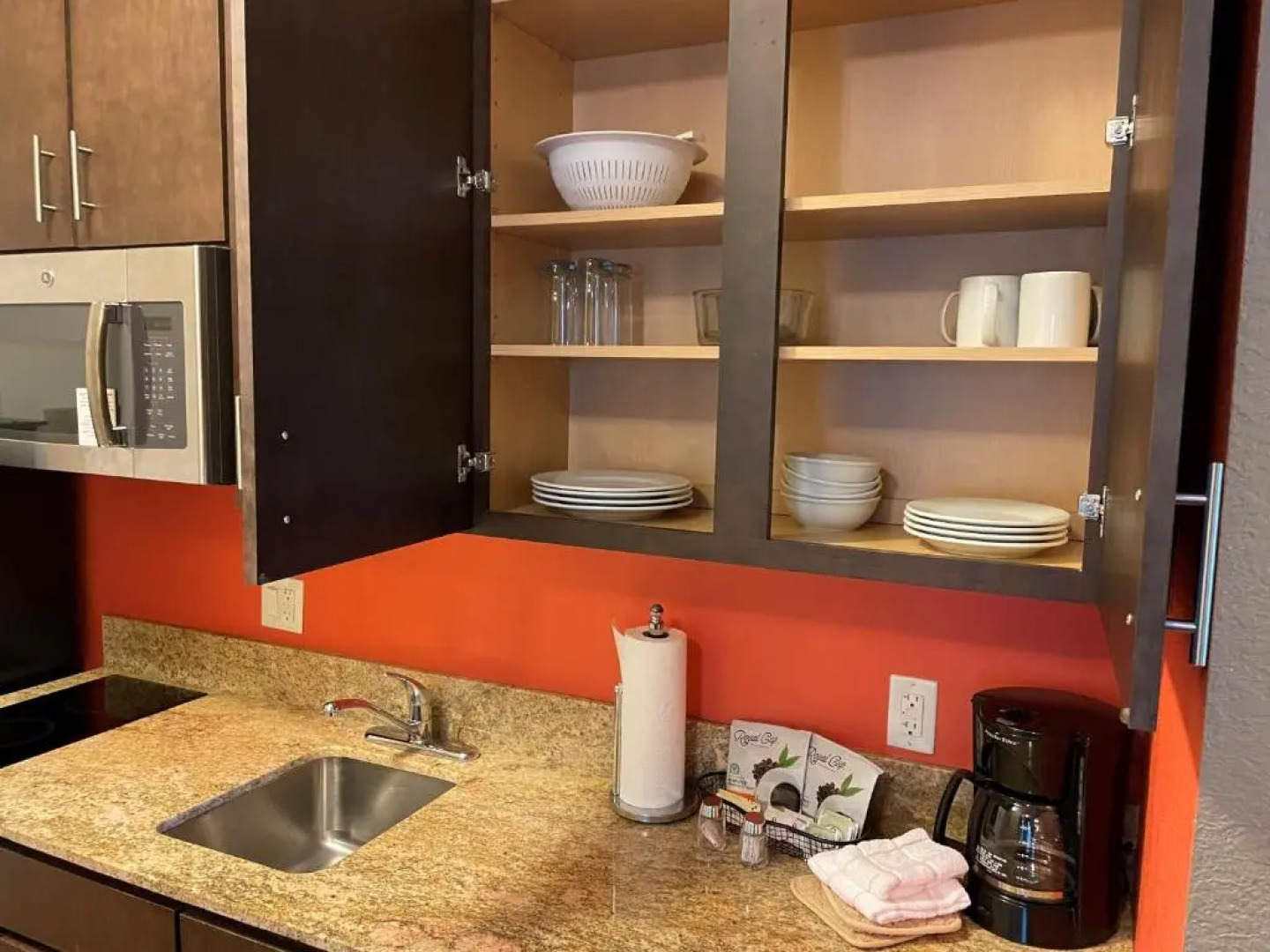 TownePlace Suites Orlando at FLAMINGO CROSSINGS® Town Center/Western Entrance